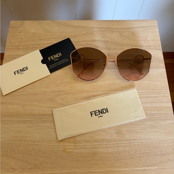 Fendi Rose-Tinted Round Metal Sunglasses main image 7